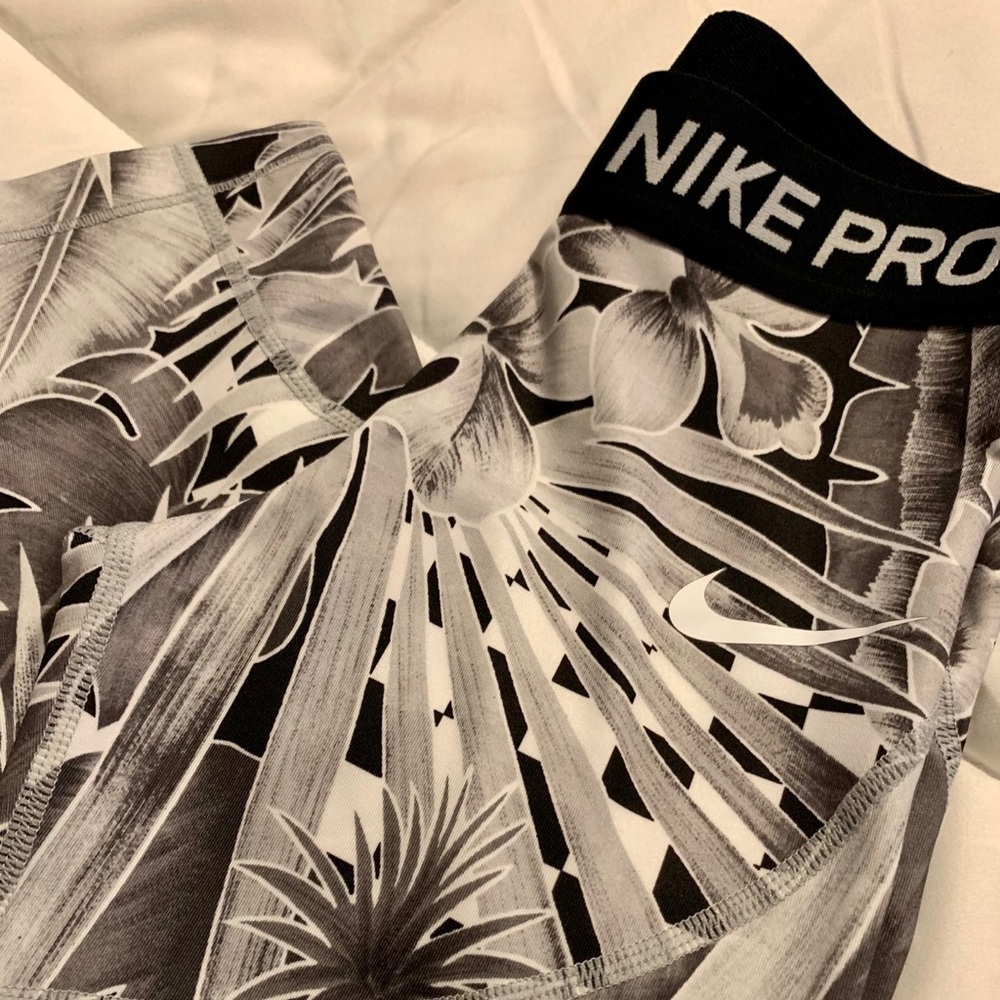 Nike Pro Capris
